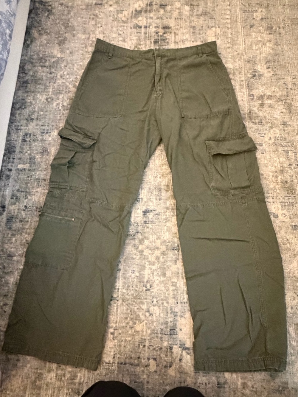 Aeropostale Army Green Cargo Pants
